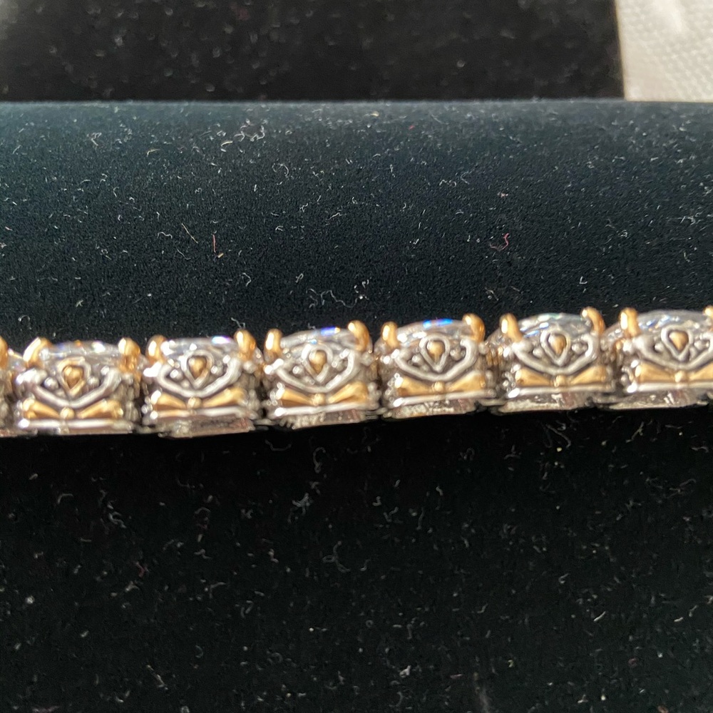 Chunky Rhinestone Bracelet - Picture 2 of 8